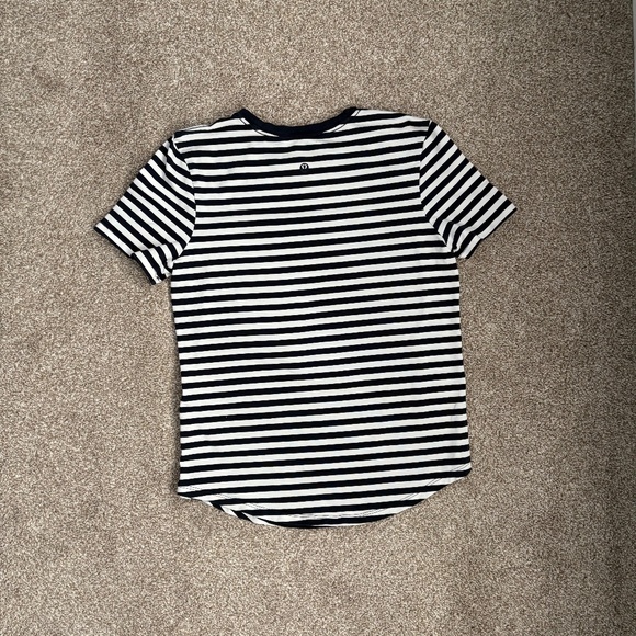 Lululemon Love Crewneck T-Shirt Size 4 Stripe Navy White - Picture 2 of 2